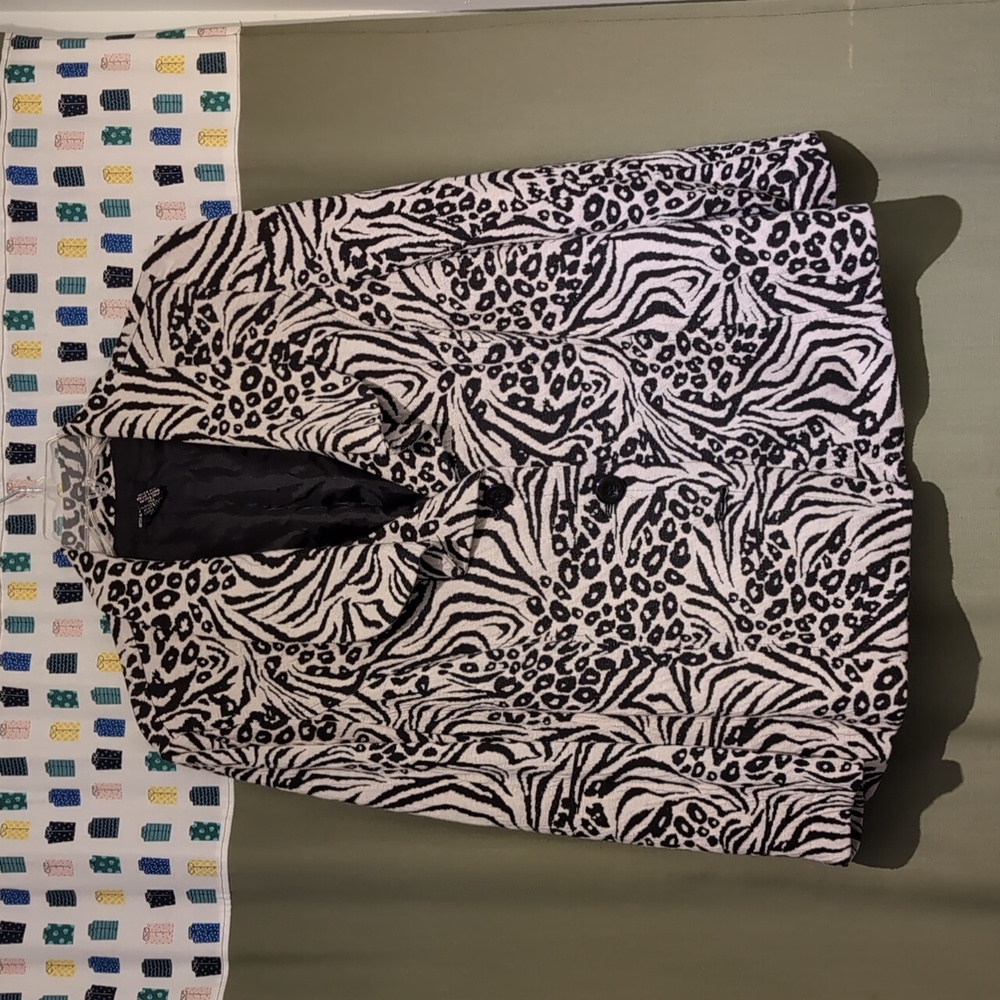 Animal print knit blazer
